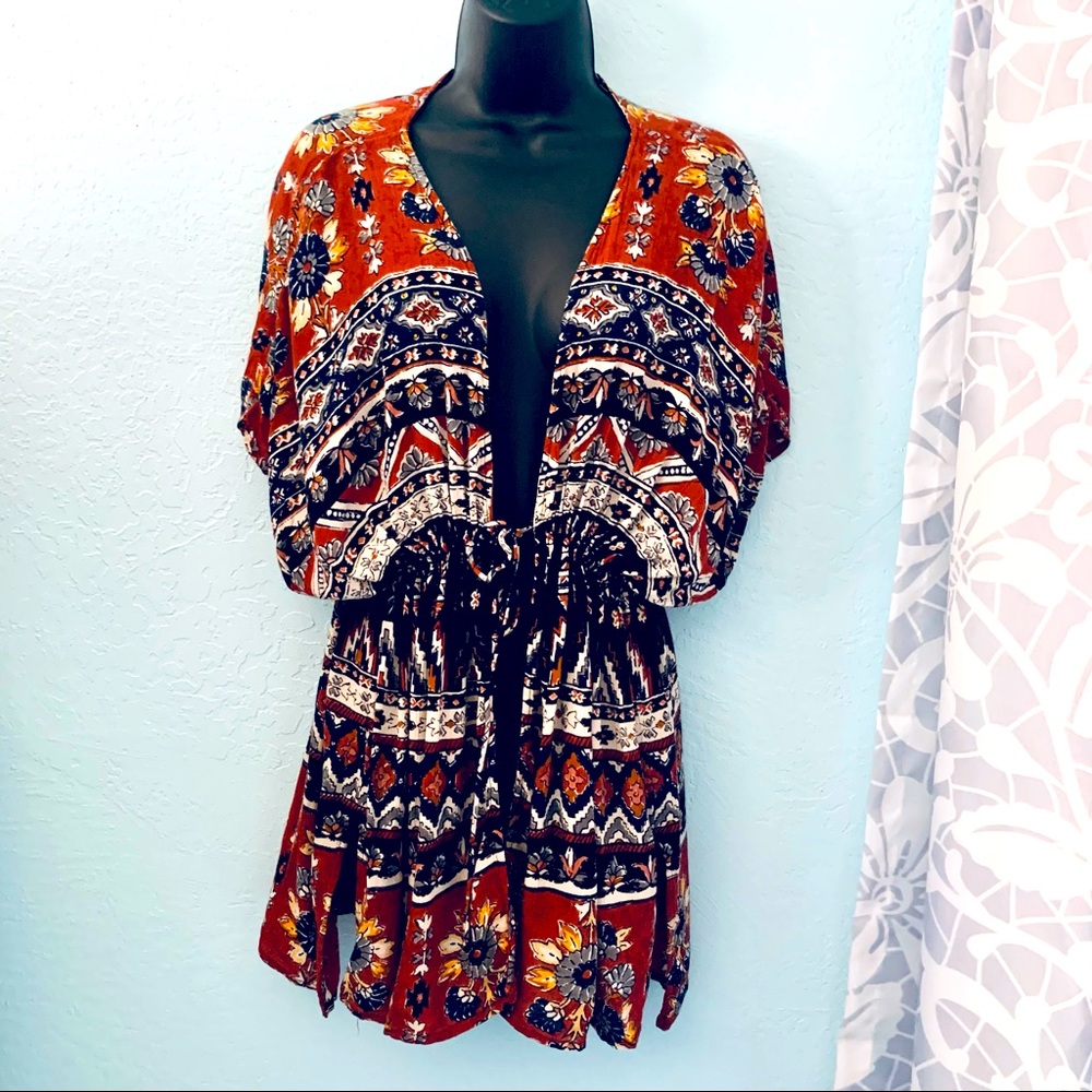 Billabong Drawstring Floral Kimono. Size Medium/Lg